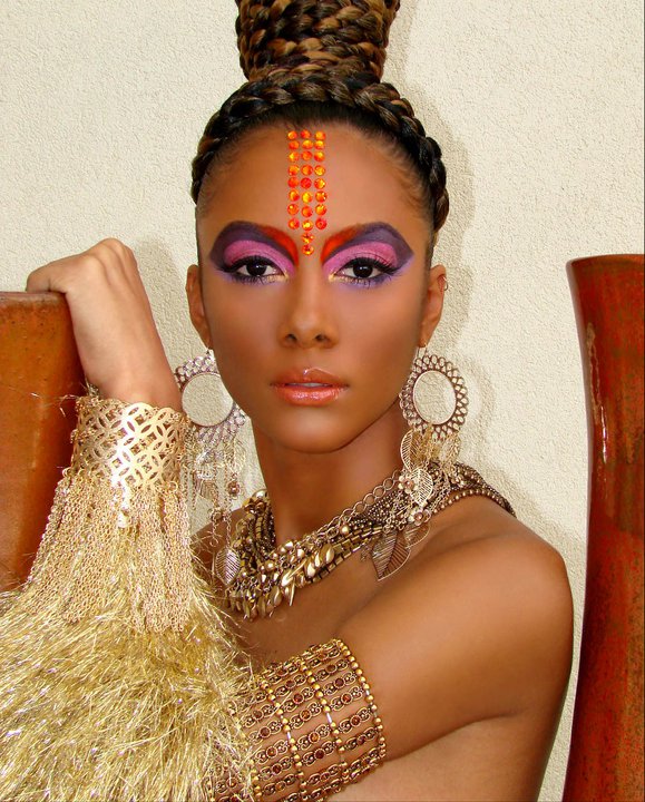 moreha tekor akhe: Trinidad Makeup