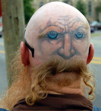 Tatuaje en la cabeza