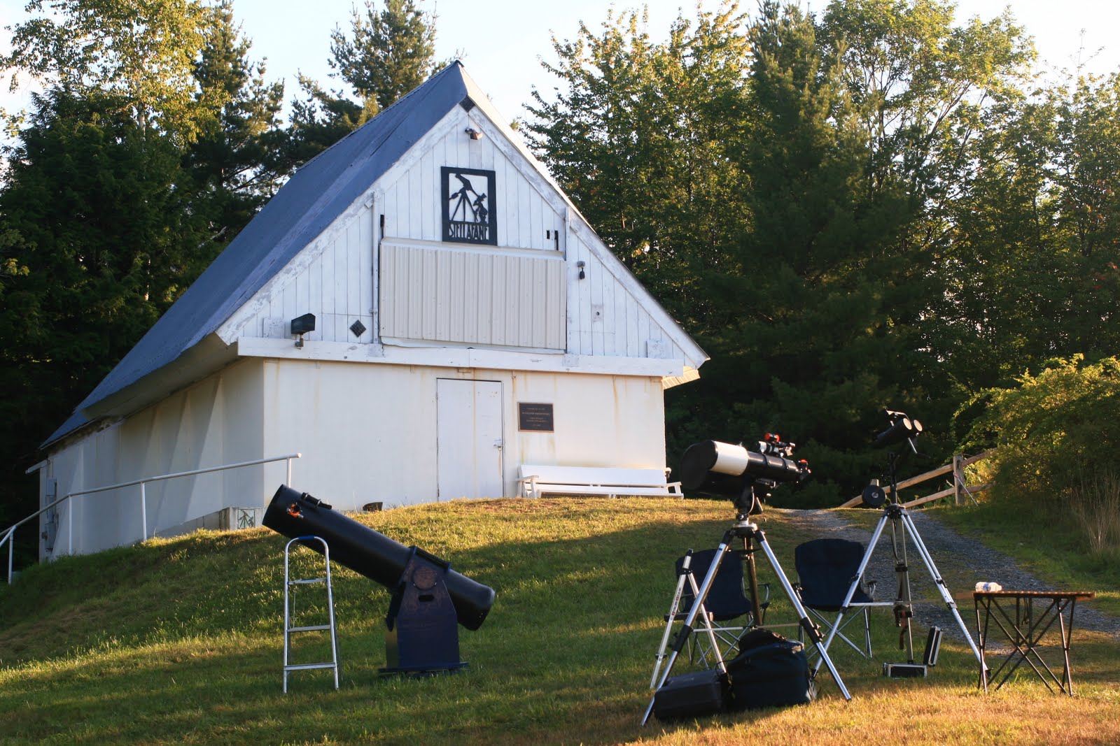 JohnC SkyWatcher Telescopes, Tripods, Observatory at Stellafane