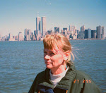 Gunvor med World Trade Center i bakgrunden. Fotot tagit på Gunvors 48-års dag.