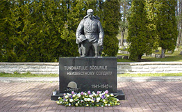 [Bronze+Soldier_new.jpg]