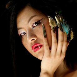 [Dudaklar+kırmızı,+gözler+siyah.jpg]