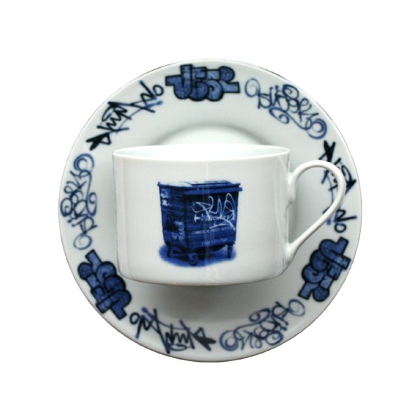 [08-delft-london-cupsaucer-600.jpg]