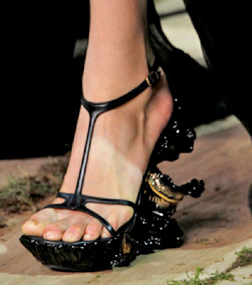 If It's Hip, It's Here (Archives): For The Alexander McQueen 2011 RTW ...