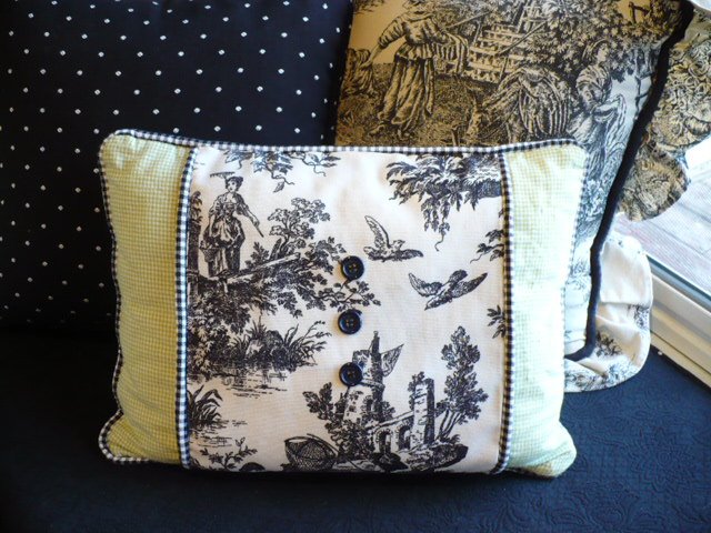 [beepillowafter.JPG]