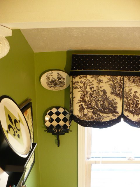 [harlequinplate.JPG]