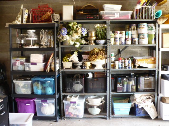 [Decoratingstuff.JPG]