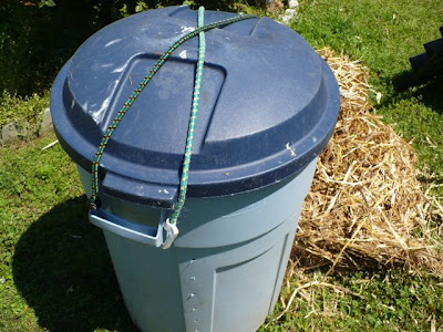 bunji corded garbage can compost tumbler