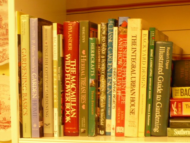 [gardenbooks1.JPG]
