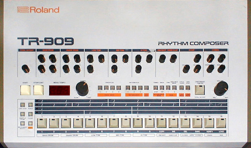 [800px-Roland_TR-909.jpg]