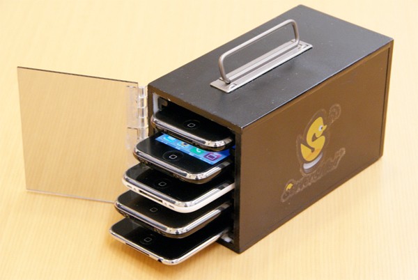 [iphone-server-phone-duck-rm-eng.jpg]