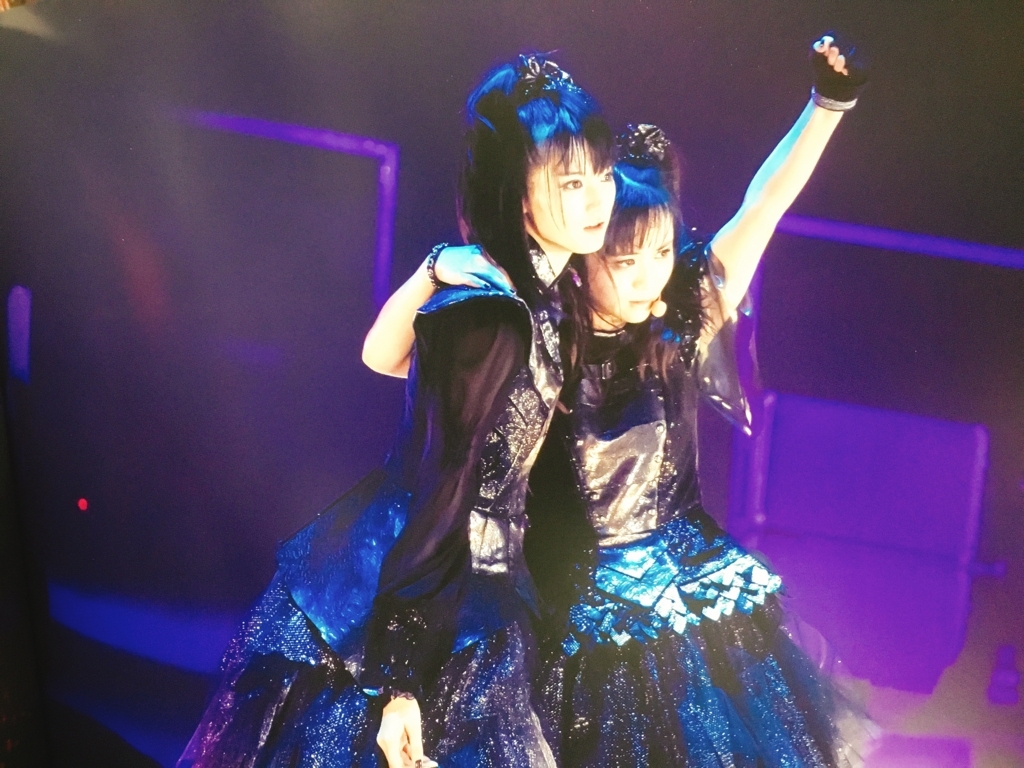 SU-METAL and MOAMETAL performing Karate at Legend S without YUIMETAL