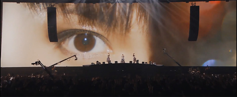 SU-METAL performing Headbanger at Legend Metal Galaxy