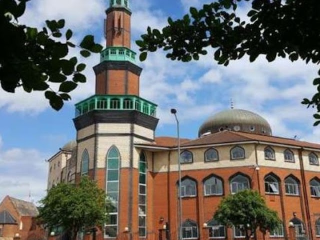 ब्रिटेन:कोरोना वायरस मौत की बढ़ती संख्या से जगह की तंगी हो गई है  मस्जिदों को मुर्दाघर बनाना पड़ा है
