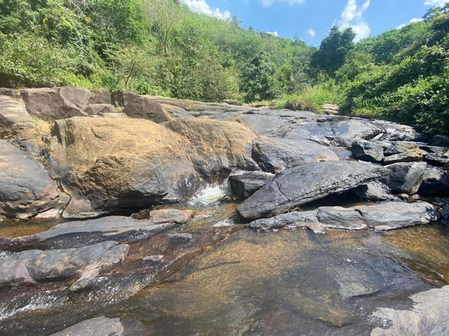 විශාල ගල්කුළු මැදින් ගලන - තුඩුගල ඇල්ල 🌱🪴🪨🌳 (Thudugala Ella) - Your Choice Way