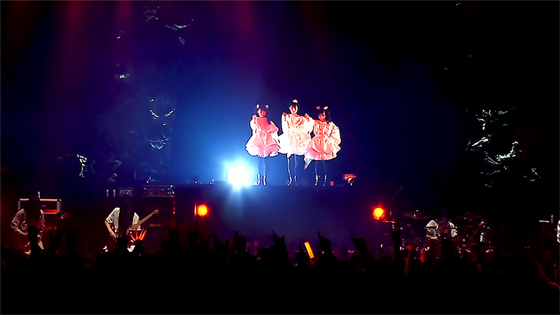 BABYMETAL in white for Legend Z