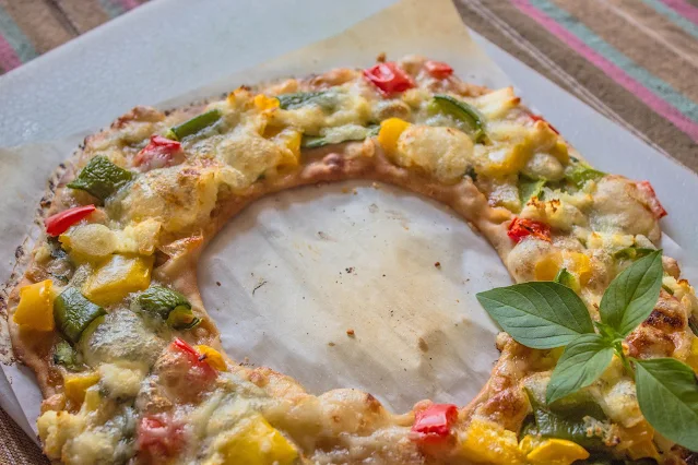 christmas wreath pizza