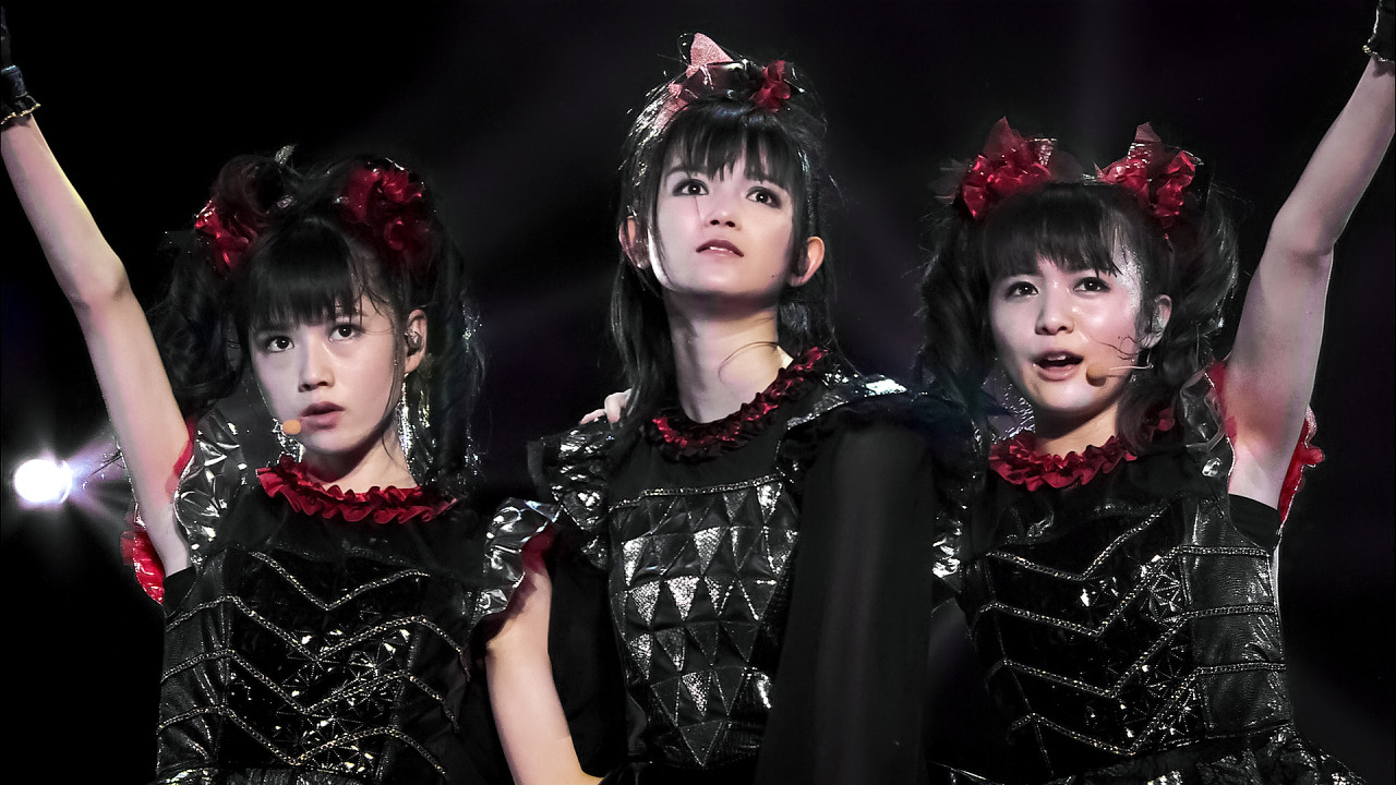 BABYMETAL performing Karate