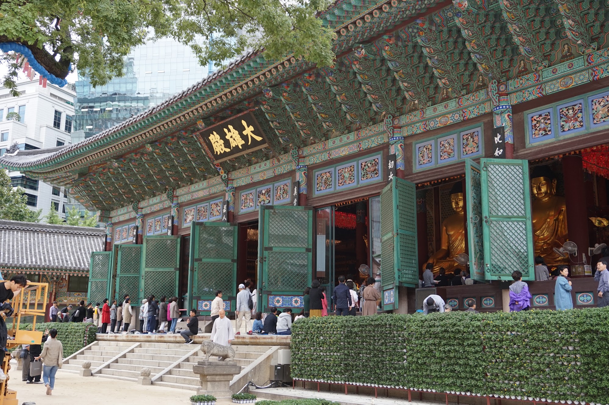 Seoul Jogyesa Temple Insadong South Korea travel trip solo female 