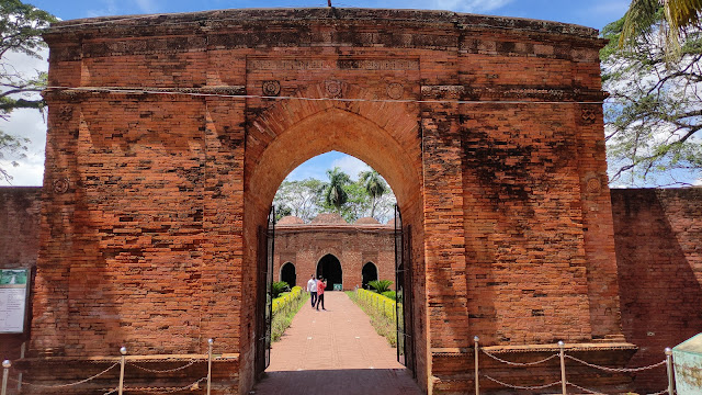 ষাট গম্বুজ মসজিদ - বাগেরহাট