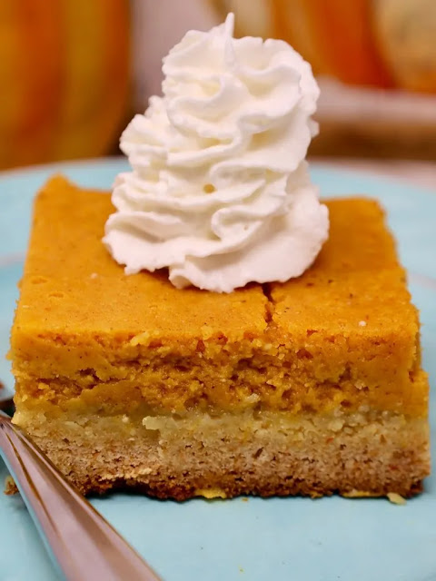 Paula Deen’s Pumpkin Gooey Butter Cake