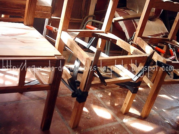 re-encolado sillas de madera con sargentos