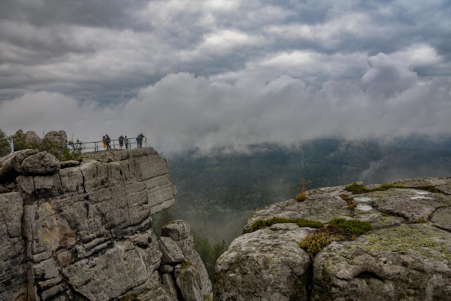 Deszczowe Góry Stołowe: Narożnik i Szczeliniec Wielki 