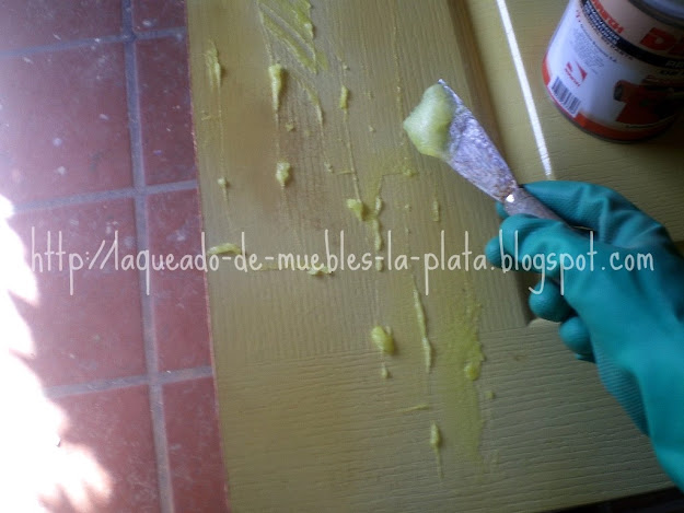 como usar removedor en muebles de madera