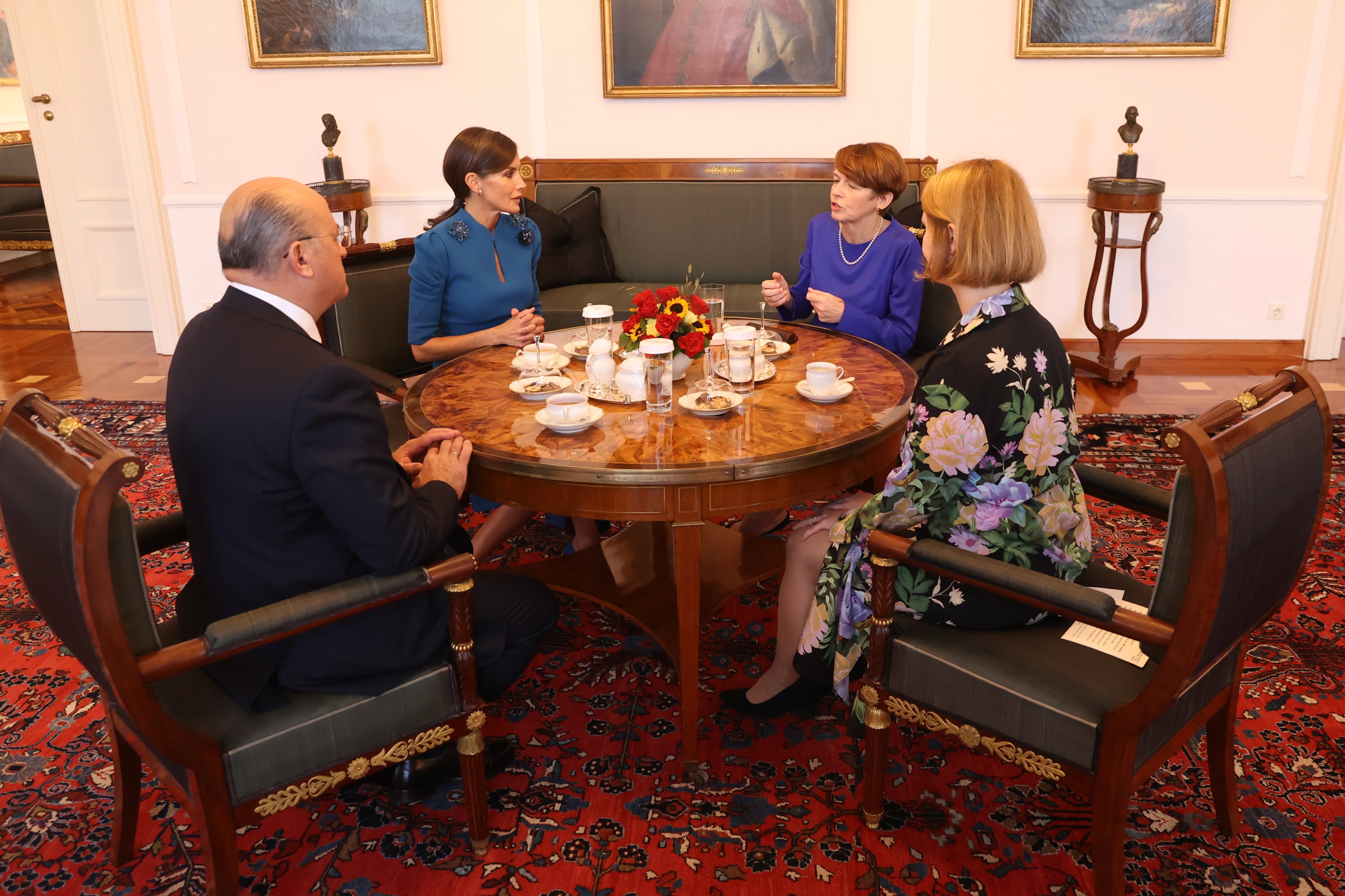 The President and First Lady of Germany, Frank-Walter Steinmeier and Elke Büdenbender, officially welcomed King Felipe and Queen Letizia of Spain at the Bellevue Palace in Berlin with Military Honours.