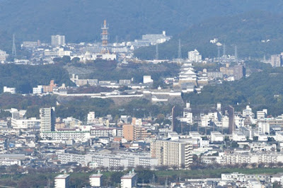 姫路城と仏舎利塔