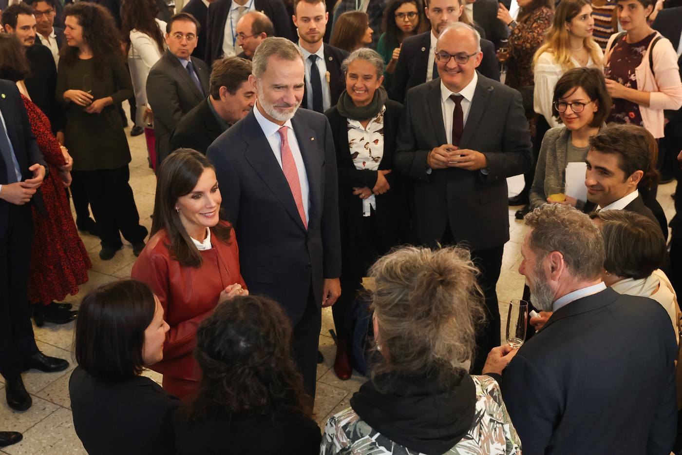 On the last day of the German state visit, Queen Letizia of Spain wore Hugo Boss Sabarbie Cropped Leather Jacket with Hugo Boss Selrita Pencil Skirt and Hugo Boss Banika blouse paired with a Magrit suede-leather trimmed pumps and Mara bag, Gold and Roses Needle earrings and Karen Hallam ring.