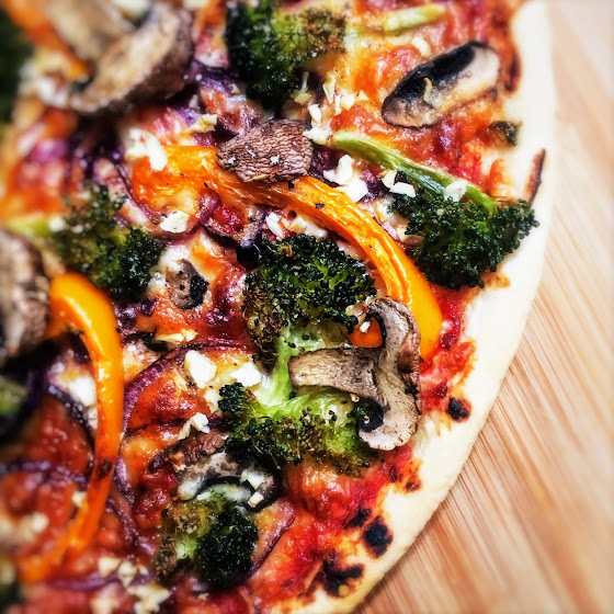 Veggie, vegetable, vegetarian, pizza, recipe, broccoli, red onion, homemade, New York style crust, homemade tomato sauce