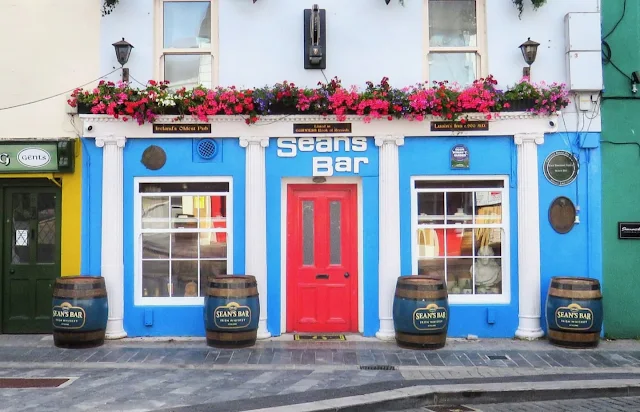 Ireland by Train: Sean's Bar in Athlone