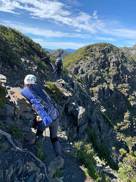 AMWts8BznRq3eR5VAt2rZ9WijHk-ObChHgvQL2zgZSFs0_MUFXV1156qNllnC-vP_GZvBWBGxbOc3Lrxiy8d194dA9WRwWVA39HK2EJykoSSjcEKPGh6Y7j_f8f0oqxqLhdLVza4wSAmGJZmhU_rVTpX3cQm=w480-h640?authuser=5