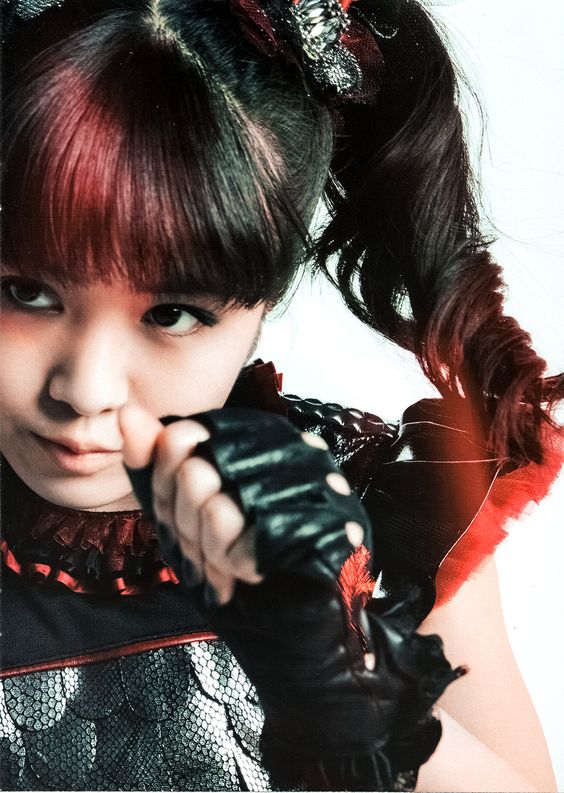 MOAMETAL looking fierce