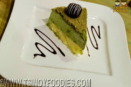 matcha mousse cheesecake