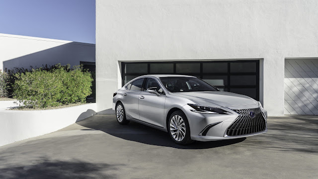 2023 Lexus ES Review