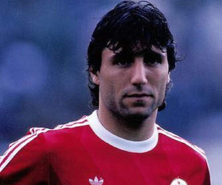 Un simple blog de fútbol.: Hristo Stoichkov en el CSKA Sofía de ...