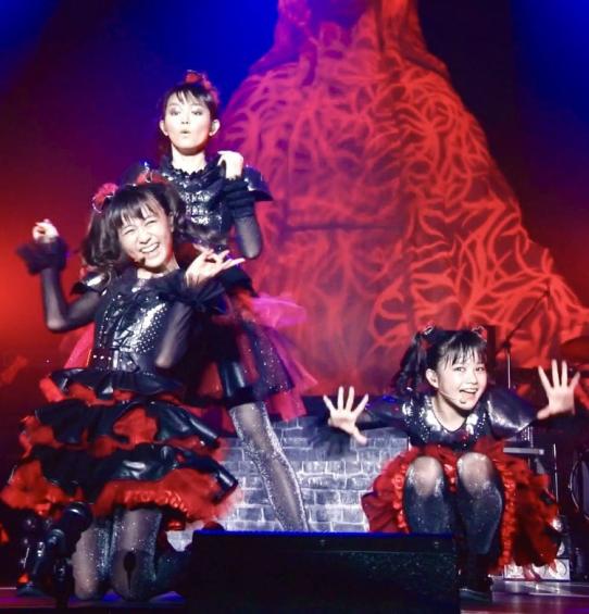 MOAMETAL performing the Moa Slide during Catch Me If You Can at Legend 1997