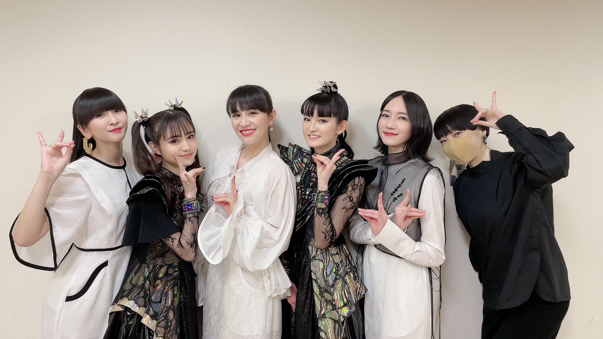 Mikiko with Perfume and BABYMETAL at 2020 Kohaku
