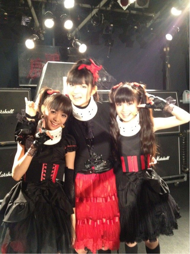 BABYMETAL wearing corsets / neck braces at the Rock-May-Kan