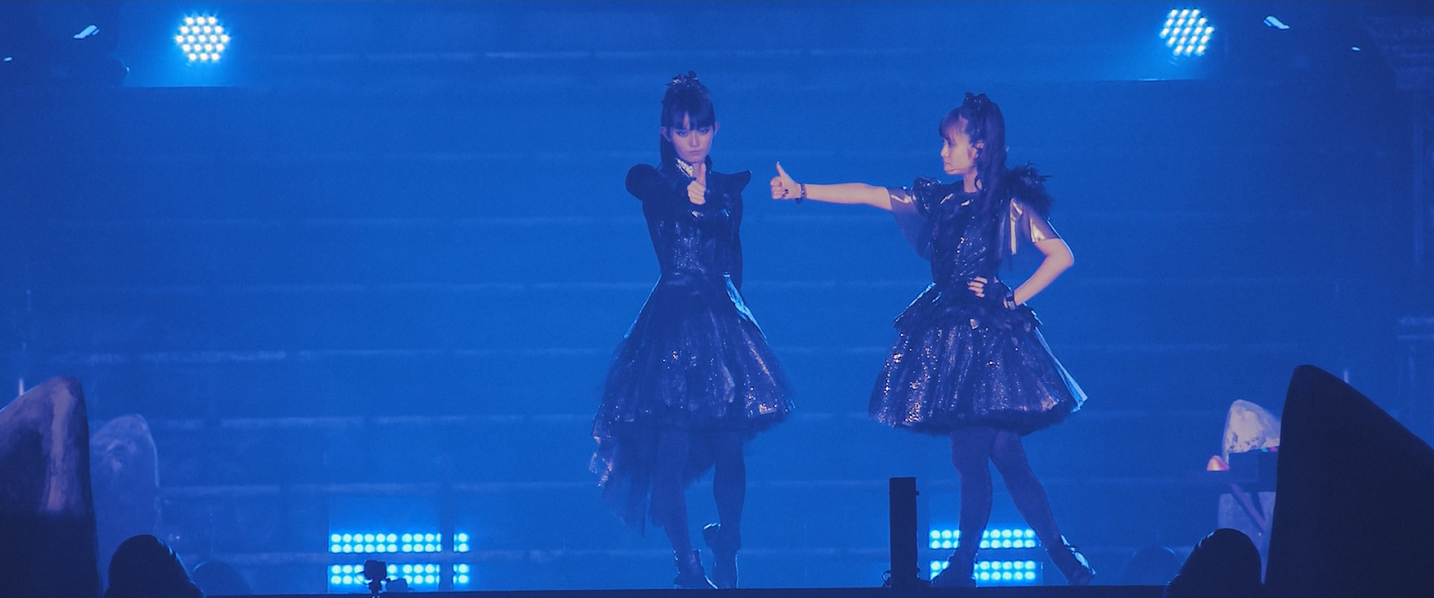 SU-METAL and MOAMETAL performing Ijime Dame Zettai at Legend S without YUIMETAL